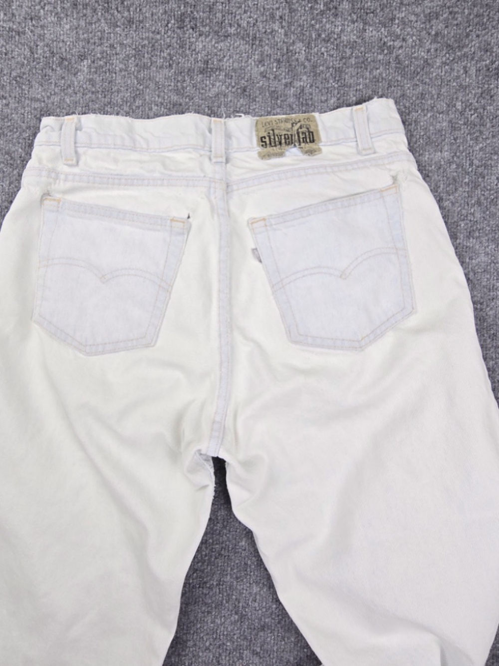 Vintage Levi’s SilverTab Relaxed Fit Jeans 32x34 Made in USA 1992 Light Wash - Picture 5 of 16